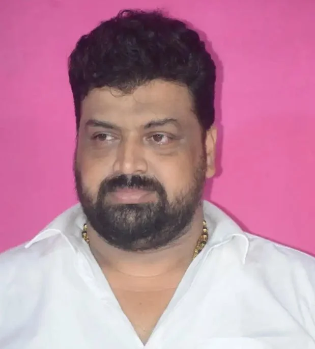 धोंडी चिंदरकर यांनी पूर्ण खुलासा करावा : महेश राणे.