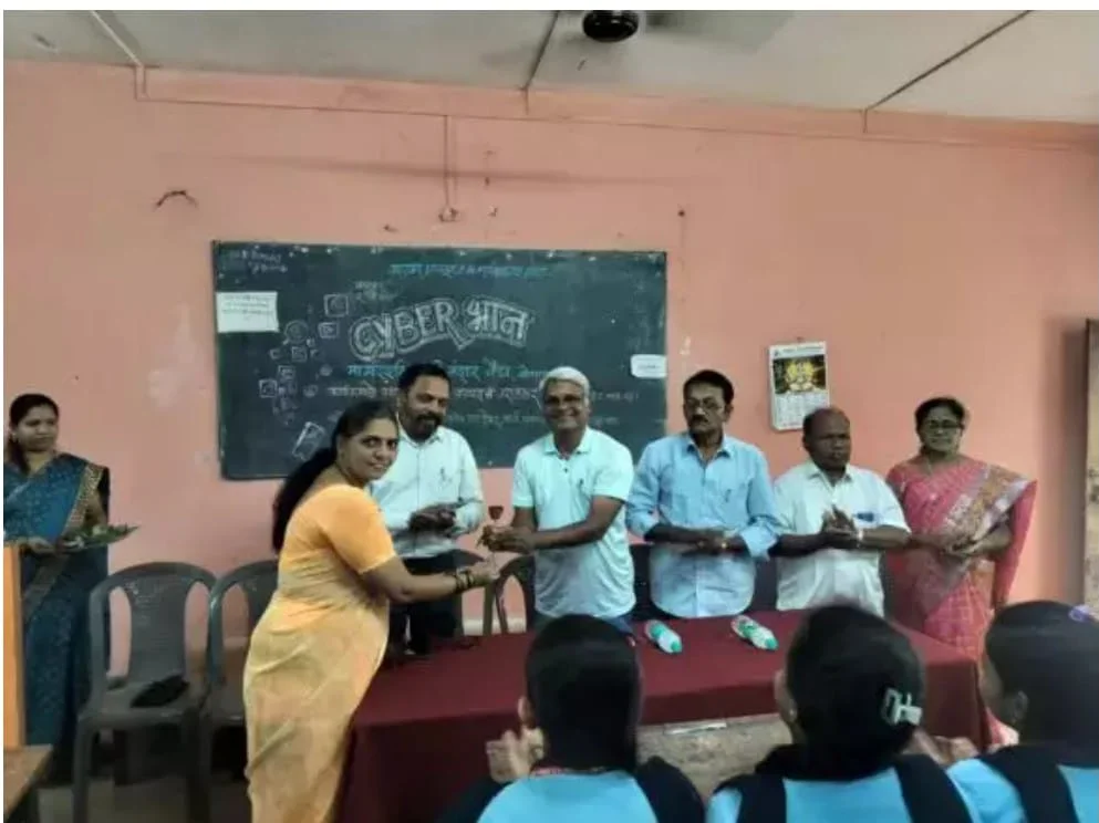 कट्टा वराडकर हायस्कूलमध्ये सायबर भान कार्यक्रम.