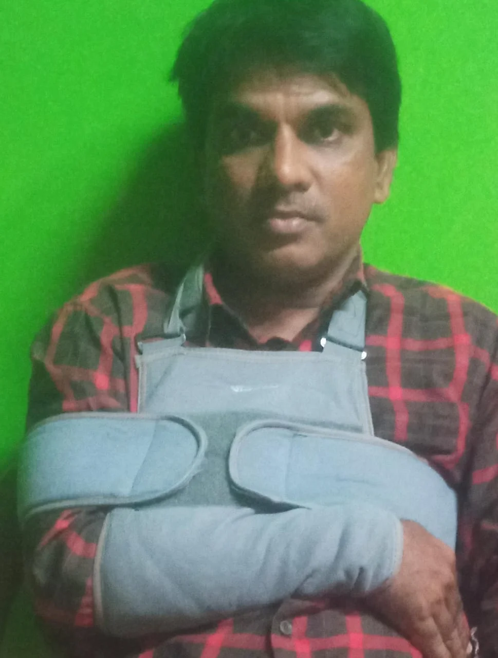 मळेवाड येथील पत्रकार मदन मुरकर यांना घोडेमुख येथे अपघात.