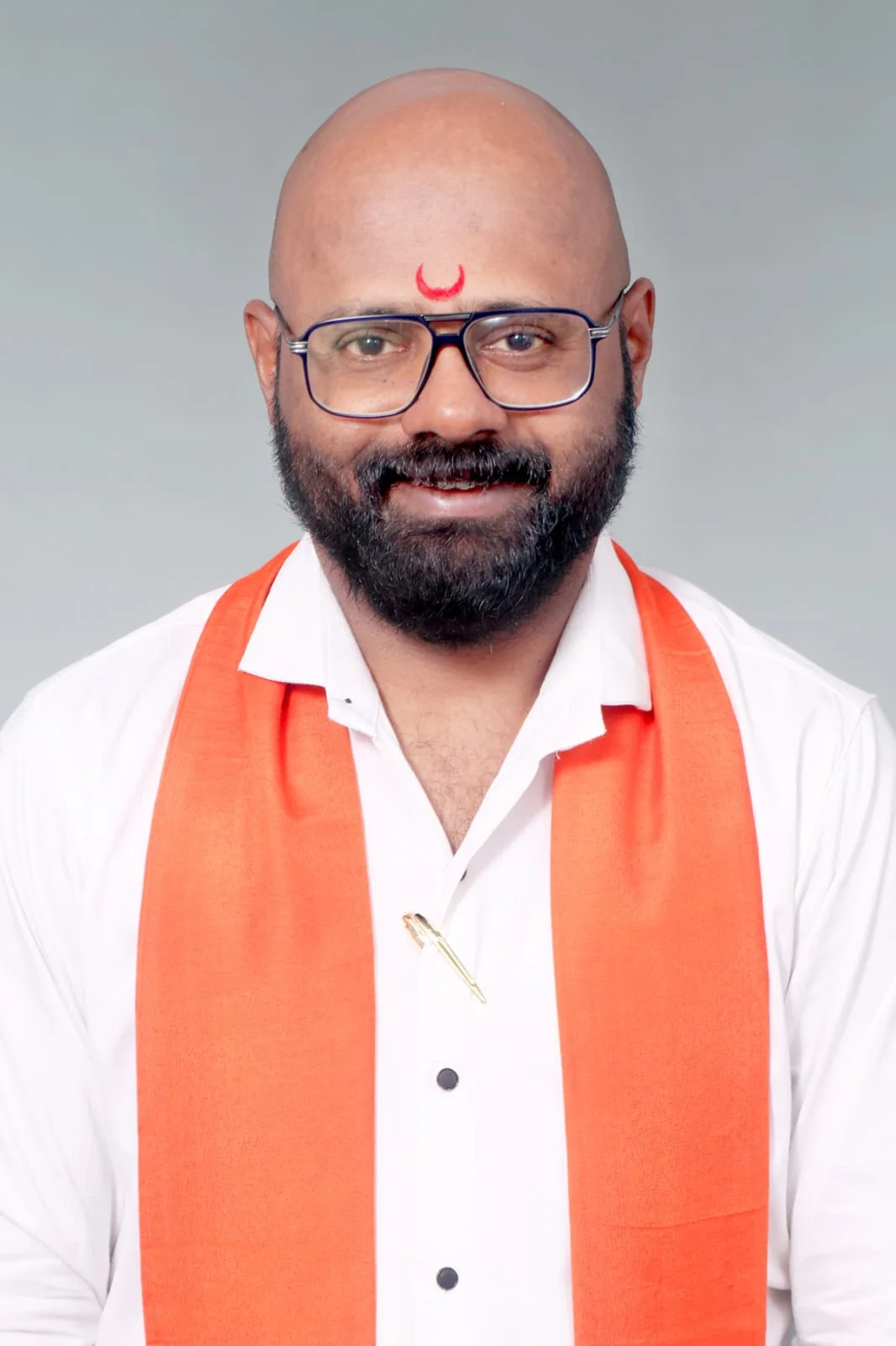 जनतेने आपल्या कारभाराला टाळे का ठोकले याचा विचार आधी वैभव नाईक यांनी करावा.