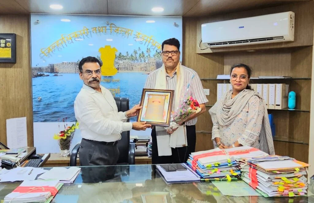 क्रीडा समन्वयक शिक्षक अजय शिंदे यांचा 'क्रीडा दूत' उपाधीने सन्मान.
