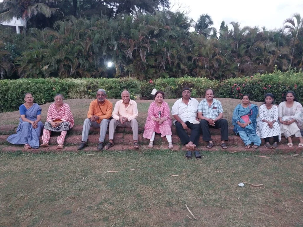मालवणात मावळत्या दिनकराच्या साक्षीने कथावाचन उपक्रमाचे चौथे पुष्प.