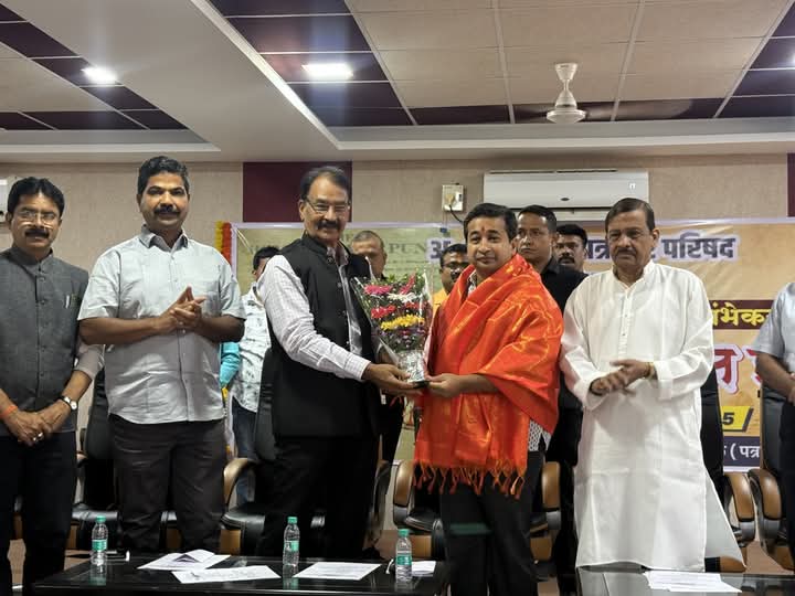 दर्पणकार बाळशास्त्री जांभेकर यांच्या पुण्यतिथी निमित्त सभा.