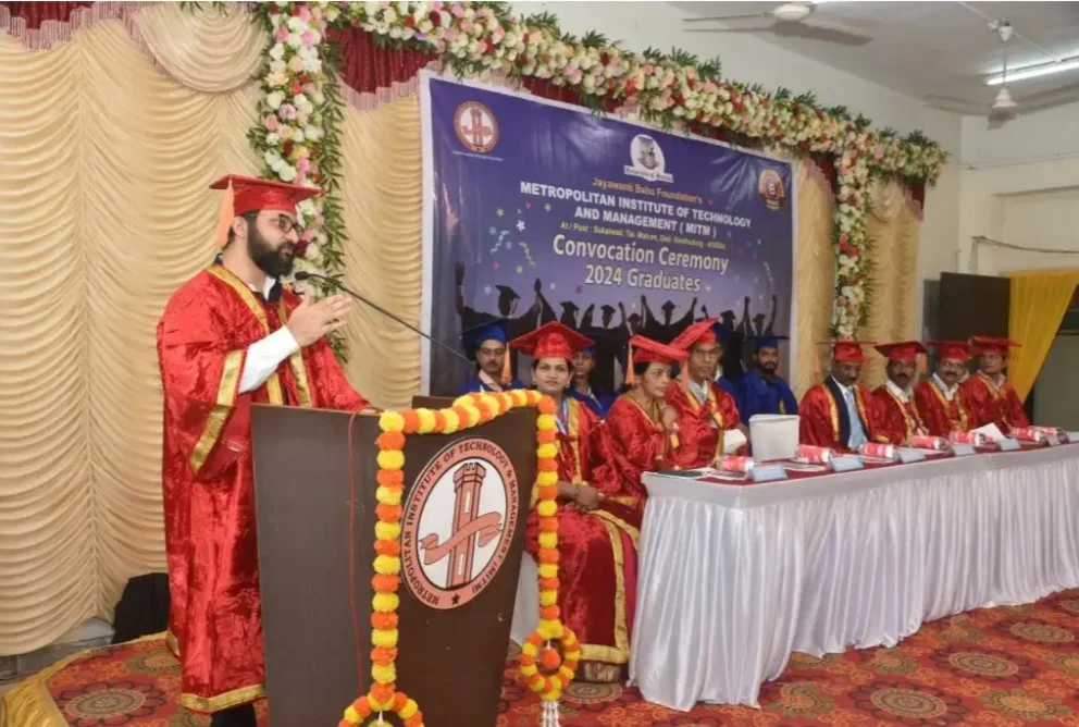 एमआयटीएम अभियांत्रिकी महाविद्यालयामध्ये पदवीदान सोहळा उत्साहात.