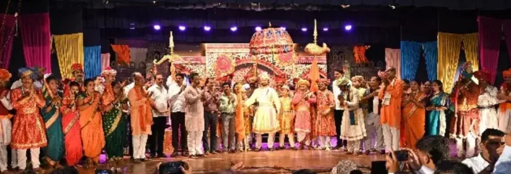 मालवणात आमदार निलेश राणे यांच्या हस्ते 'शिवराज भूषण' महानाट्याचा शुभारंभ.