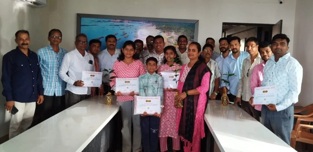 मालवण पत्रकार समितीतर्फे पत्रकार सदस्यांच्या गुणवंत पाल्यांचा सत्कार.