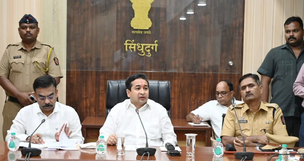 पालकमंत्री नितेश राणे यांच्या अध्यक्षतेखाली अरुणा प्रकल्पासंदर्भात आढावा बैठक.