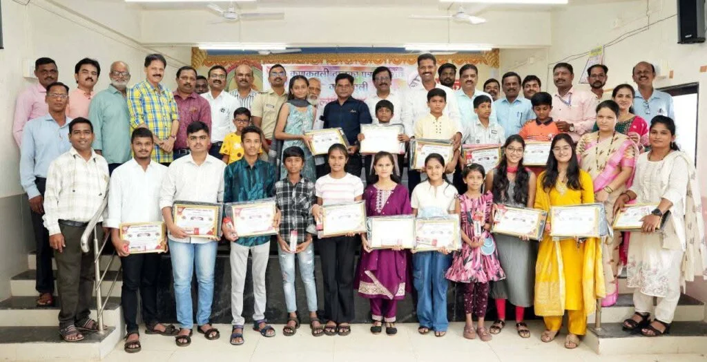 कणकवली तालुका पत्रकार संघातर्फे पत्रकारांच्या पाल्यांचा गुणगौरव सोहळा उत्साहात.