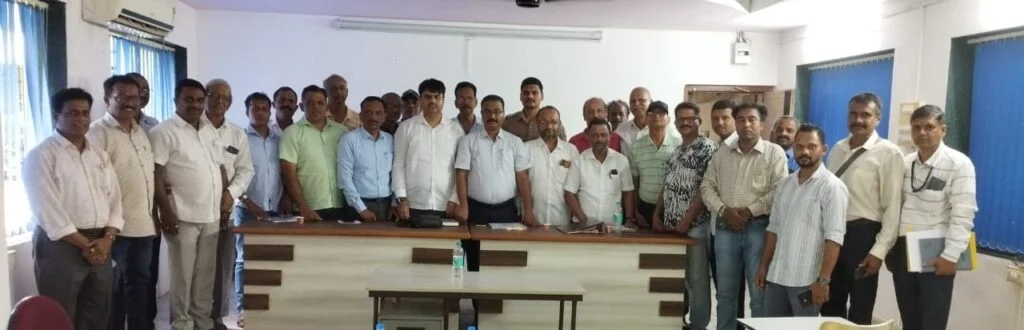 अधीक्षक अभियंता, महावितरण यांच्यासमोर जिल्ह्यातील वीज ग्राहकांनी वाचला समस्यांचा पाढा.