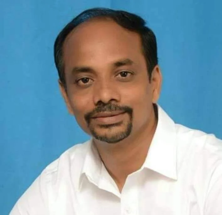 युती, आघाड्या व राजकारणातील घडामोडी घडतच राहणार परंतु सर्वपक्षिय कार्यकर्त्यांसाठी राणे साहेबांची छबी राजकारणाच्याही पलिकडची…!