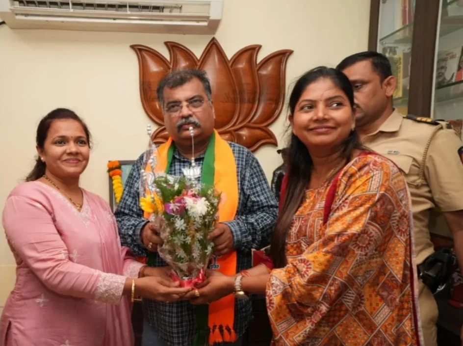 नूतन प्रदेशाध्यक्ष रवींद्र चव्हाण यांना भाजप मालवण शहर महिला आघाडीच्या वतीने शुभेच्छा.