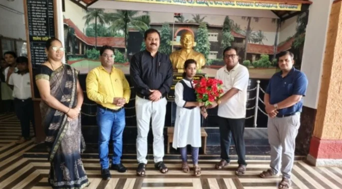शिष्यवृत्ती परीक्षेमध्ये खारेपाटण हायस्कूलची कु. स्वरा डोळ हिचा जिल्हा गुणवत्ता यादीमध्ये ७३ वा क्रमांक.