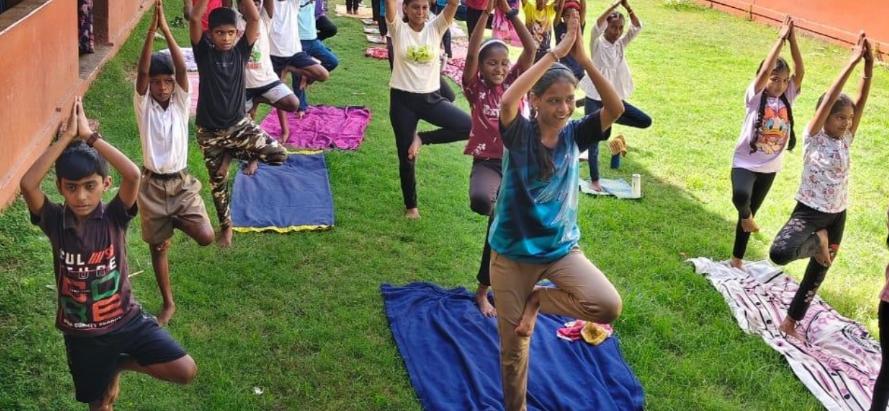 भंडारी हायस्कूलमध्ये आंतरराष्ट्रीय योग दिन साजरा.