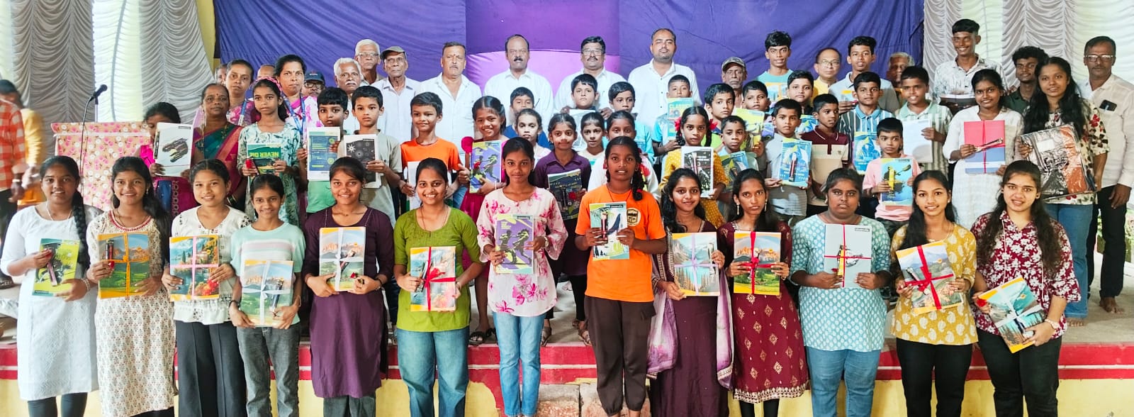 हडी येथे ज्येष्ठ नागरिक सेवा संघातर्फे अविरत १९ व्या वर्षी गुणवंत विद्यार्थ्यांचा वार्षिक गुणगौरव समारंभ संपन्न.