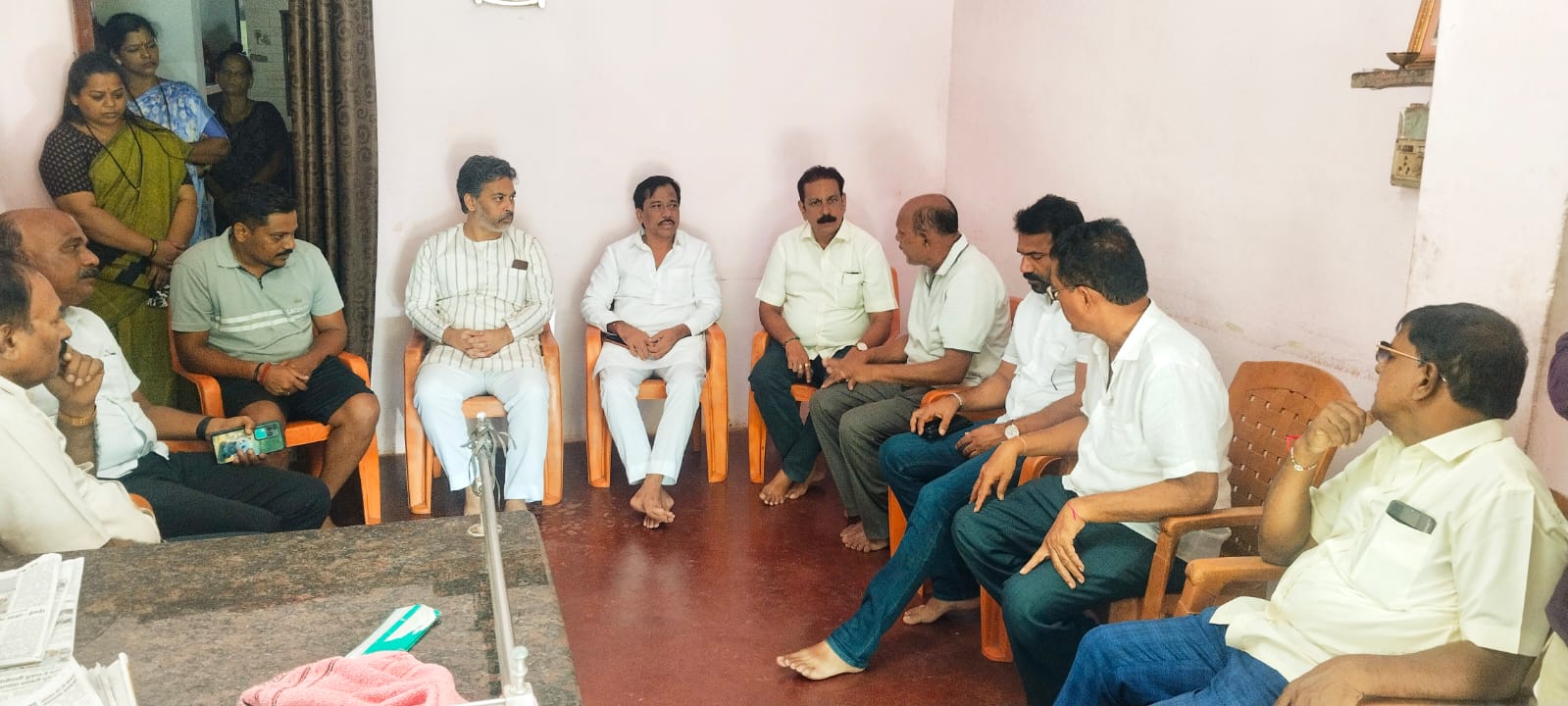 सरोज ताईंच्या निधनाने आम्ही हक्काचा घरचा माणुस गमावल्याची भावना : आमदार निलेश राणे