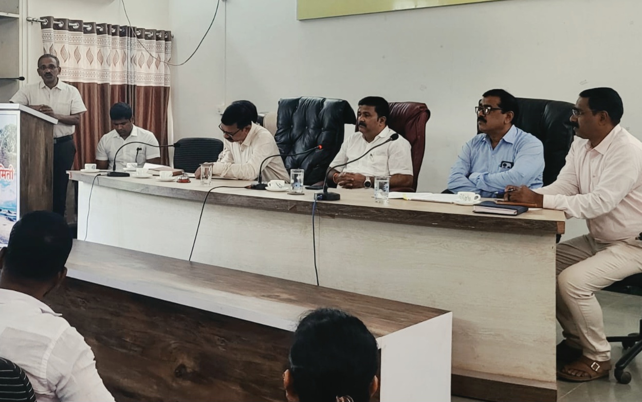 वेंगुर्लेत महाराष्ट्र चेंबर ऑफ कॉमर्सची 'गाव तिथे उद्योजक’ संकल्पनेवर विशेष बैठक संपन्न.
